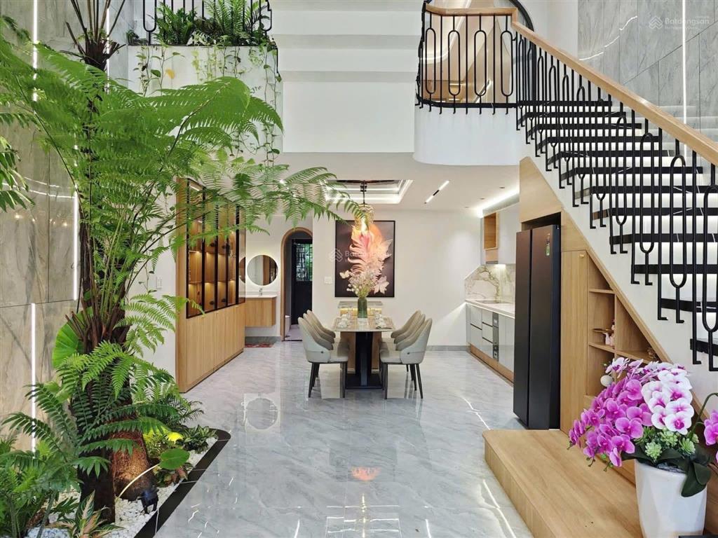 Bán nhà phố liền kề gần vinhomes green city, vị trí đẹp, giá tốt chỉ 3.8 tỷ full