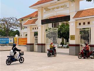 Nhà phố dt lớn 5x44m, sân ô tô rộng, vị trí đẹp gần vinhomes
