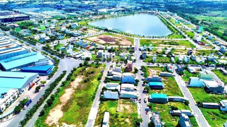 Bán lô 5x26m, đường 18m, tiện kinh doanh mua bán. vị trí đẹp