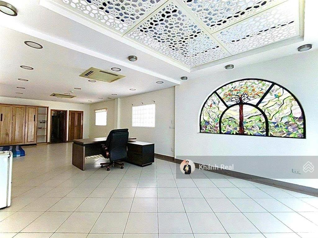 Quận 1 sở hữu ngay tòa nhà văn phòng calmette chỉ 30 tỷ