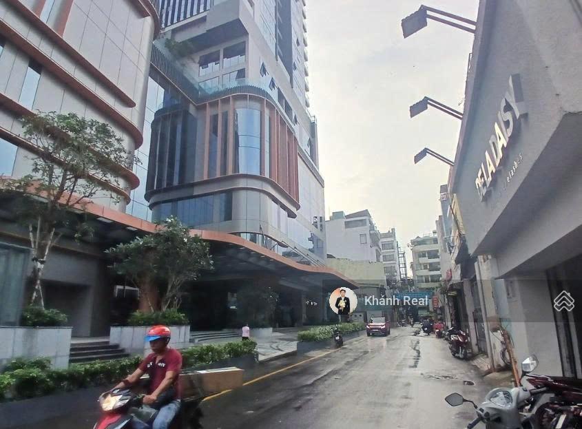Tòa nhà 8 tầng quận 1  ngang 9m hiếm có  doanh thu 1.5 tỷ/năm