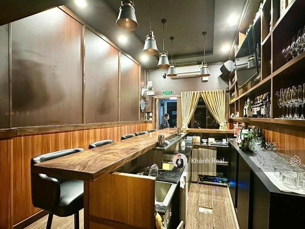 Siêu phẩm khu phố nhật lê thánh tôn q1  4 tầng  đang có dòng tiền kinh doanh bar & chdv