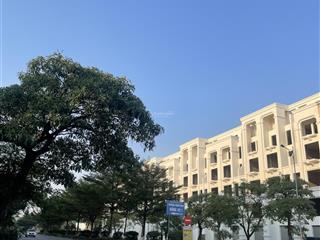 View hồ 10ha, gần trường đại học luật, chính chủ gửi em bán hộ  ngay 0333 893 ***