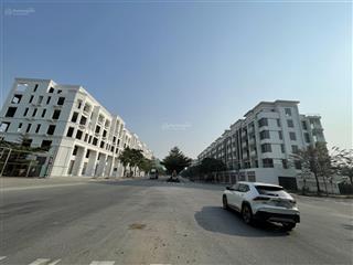 Cặp shophouse vườn sen mặt tiền 6m, cạnh trường đại học luật cs2, tuyển 10.800 sinh viên