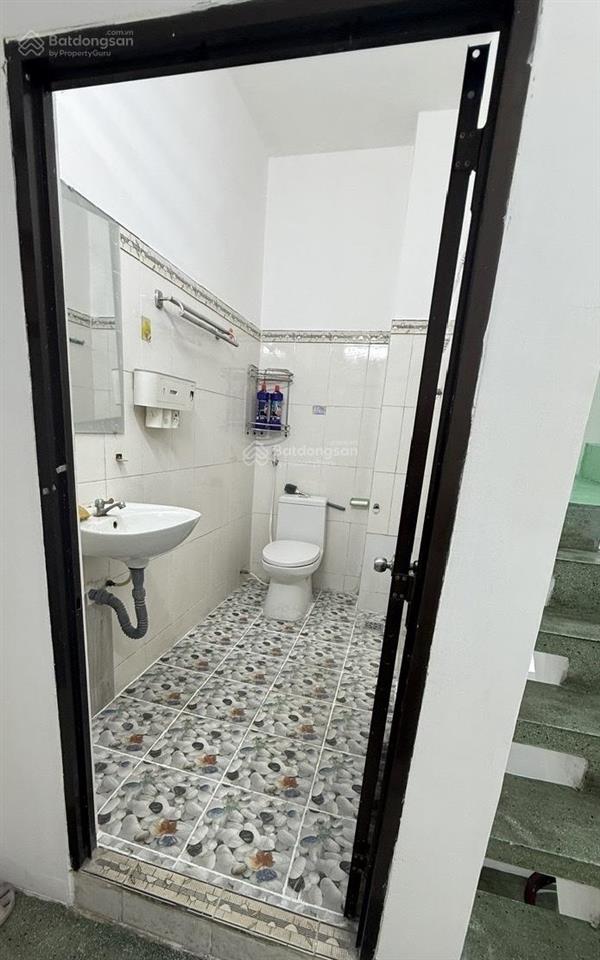 Cho thuê nhà nguyên căn mặt tiền số 54 bàu cát 2, phường 14, quận tân bình
