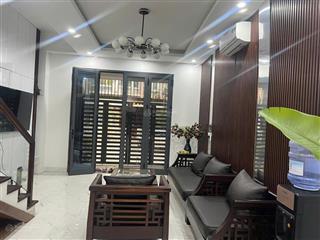 Chính chủ gửi bán căn liền kề full nội thất, giá chỉ 17 tỷ, chỉ cần mang vali đến là ở được luôn