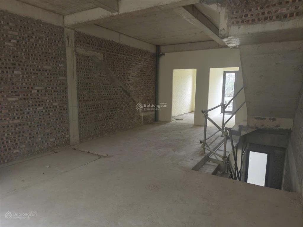 Cho thuê btlk thô 4 tầng  đường đôi trước nhà  giá mềm