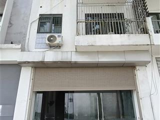 Cho thuê shophouse 90m2 hoàn thiện ngay mặt đường lớn