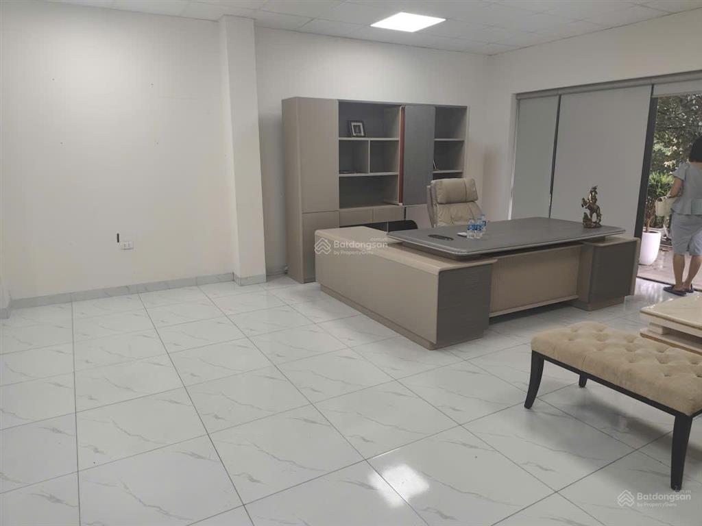 Chính chủ gửi bán lk 90m2, nhà đã hoàn thiện lại gần công viên, giá tốt