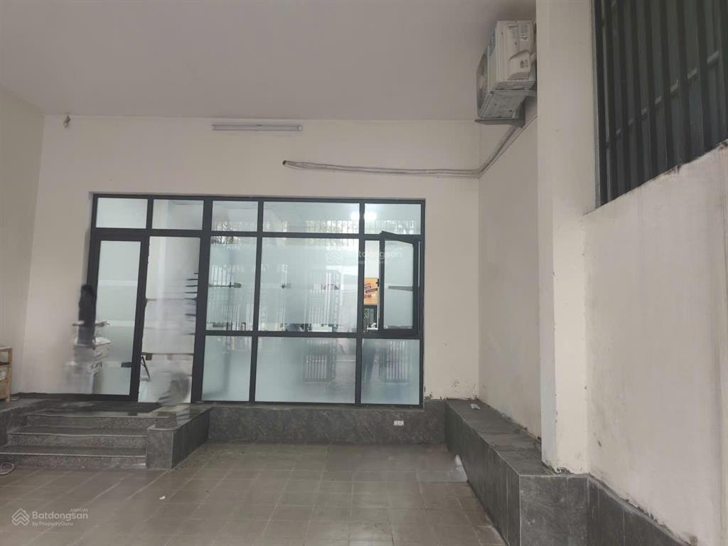 Chính chủ gửi bán lk 90m2, nhà đã hoàn thiện lại gần công viên, giá tốt