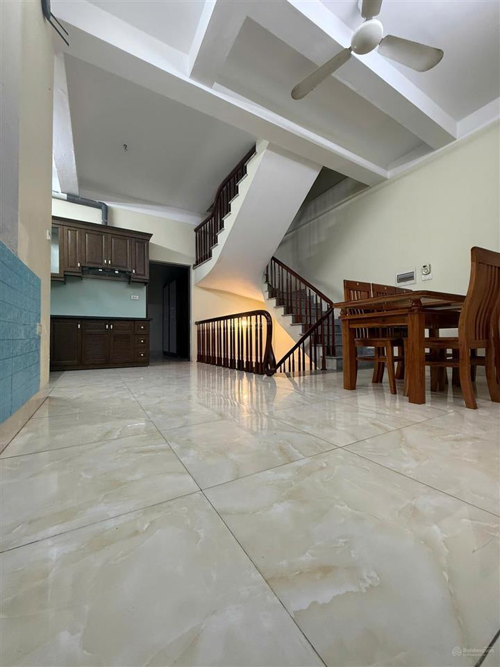 Căn liền kề đẹp đáp ứng tốt cả 2 tiêu chí kinh doanh + sinh hoạt gia đình!