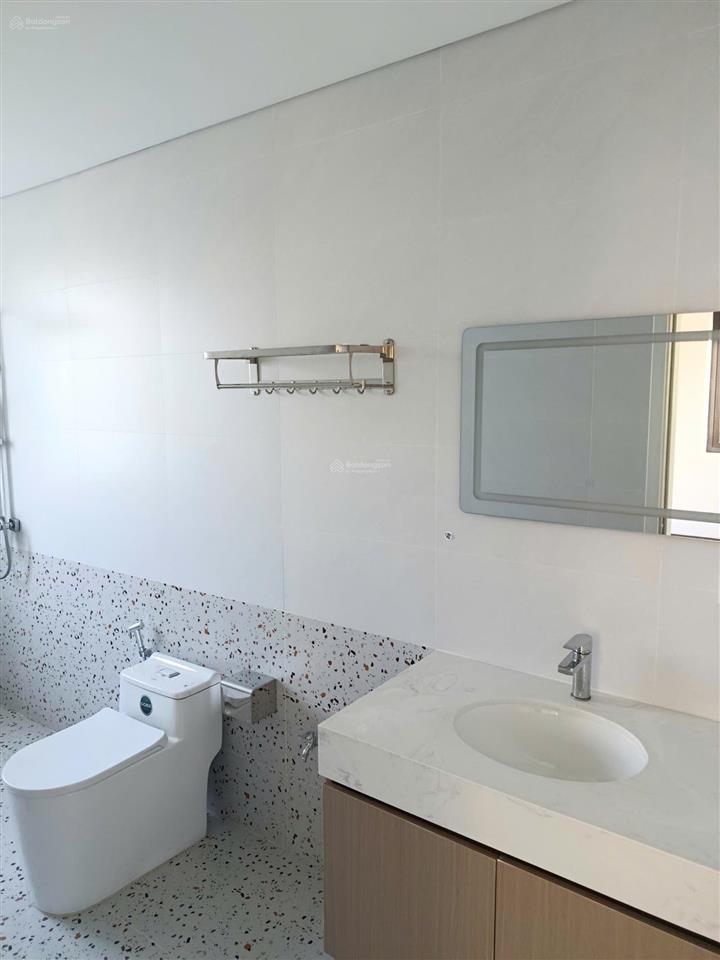 Hot! cho thuê căn liền kề góc, view công viên thoáng mát, đã hoàn thiện 4 tầng đầy đủ điều hòa