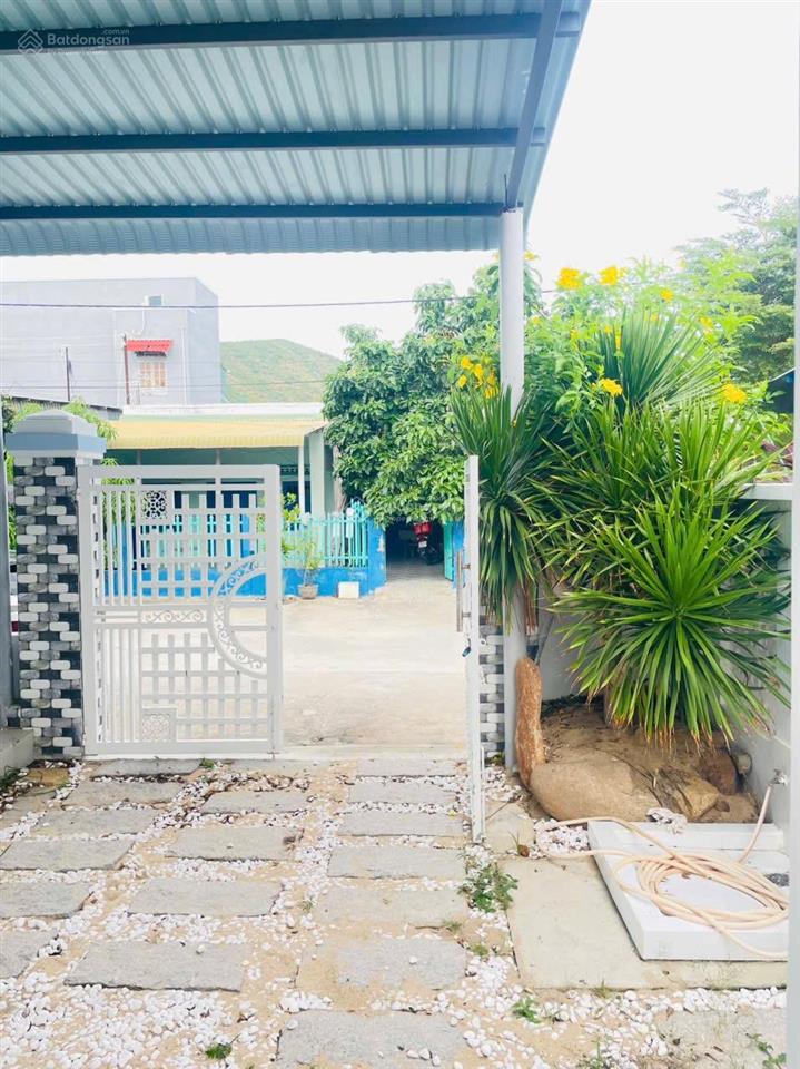 Bán nhà mặt phố tại xã tri hải, 3,8 tỷ, 200m2