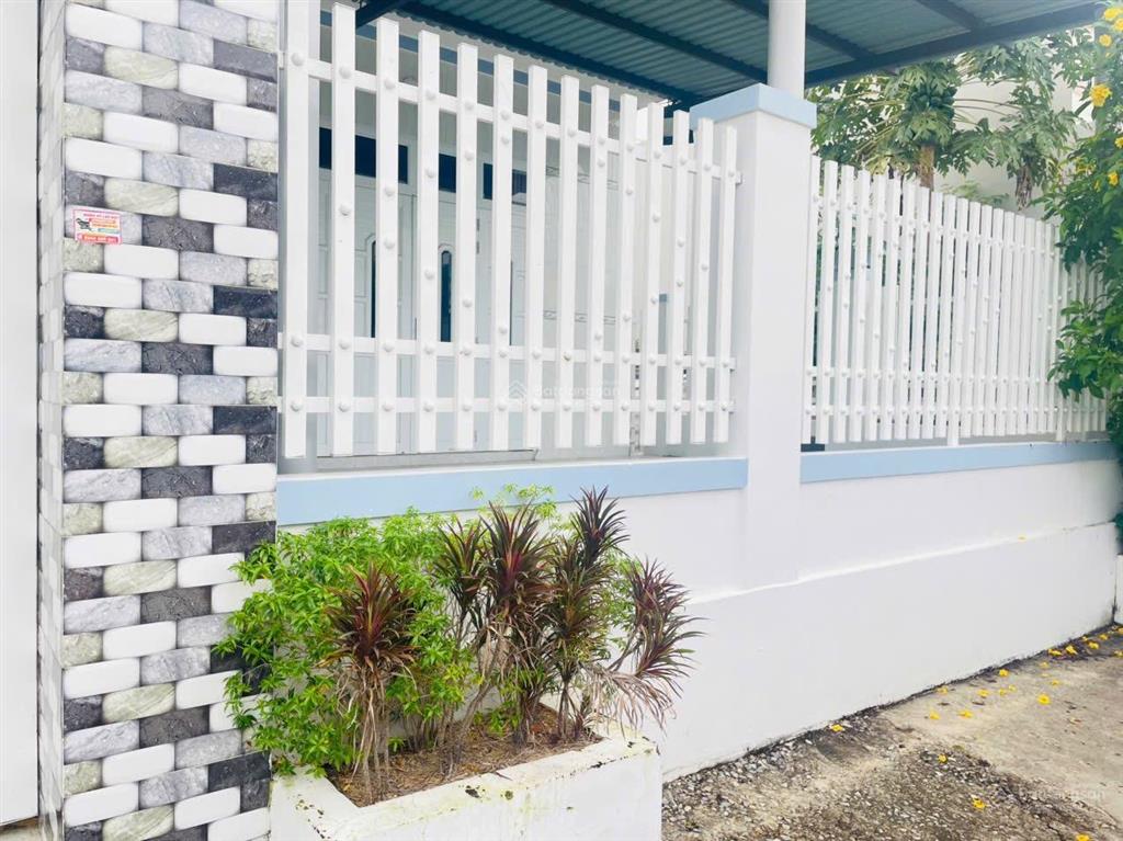 Bán nhà mặt phố tại xã tri hải, 3,8 tỷ, 200m2