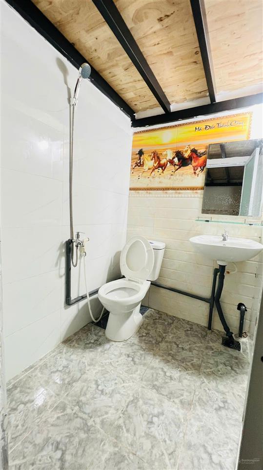 Phòng có gác thoáng mát giá hợp lý, dọn vào ở ngay!