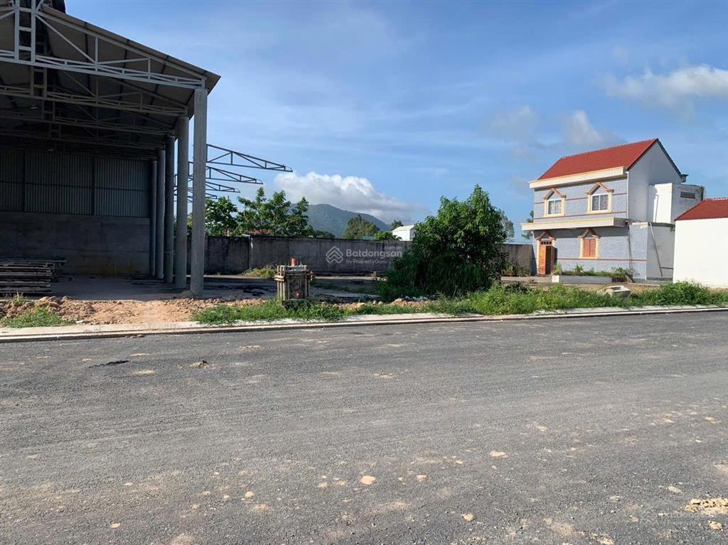 Bán lô đất 1092m2 có 200m2 thổ cư, mặt tiền 50m, bđs giảm sâu cần ra gấp 11,6 tỷ (có thương lượng)