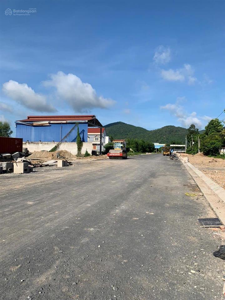 Bán lô đất 1092m2 có 200m2 thổ cư, mặt tiền 50m, bđs giảm sâu cần ra gấp 11,6 tỷ (có thương lượng)