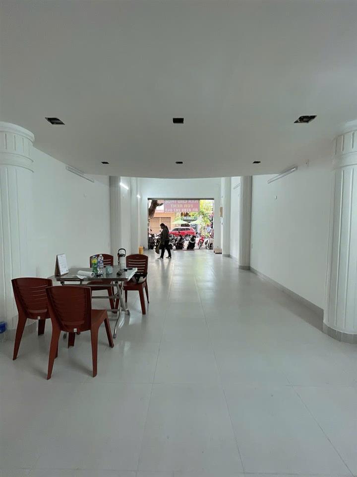 Cho Thuê Nhà Nguyên Căn Đường Trần Quốc Toản, Hải Châu, Đà Nẵng 450m² – Giá Chỉ 35