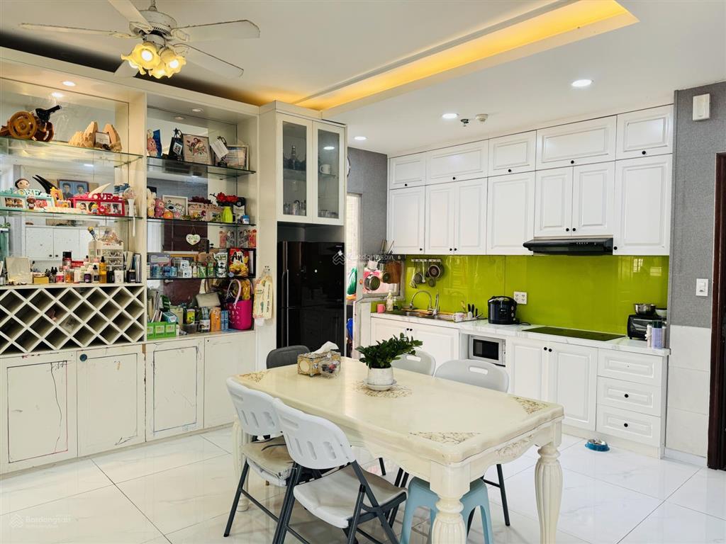 Chính chủ cần bán căn hộ dragon hill 1  122m2  sổ hồng công chứng ngay