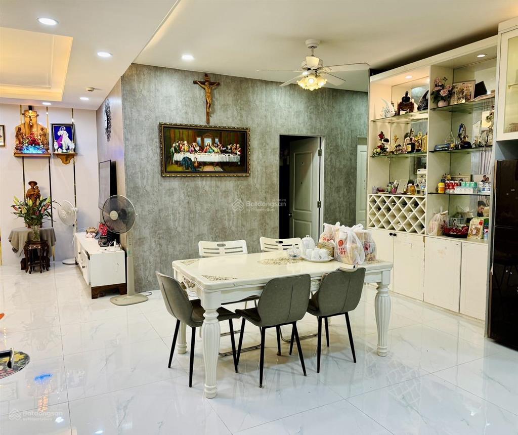 Chính chủ cần bán căn hộ dragon hill 1  122m2  sổ hồng công chứng ngay