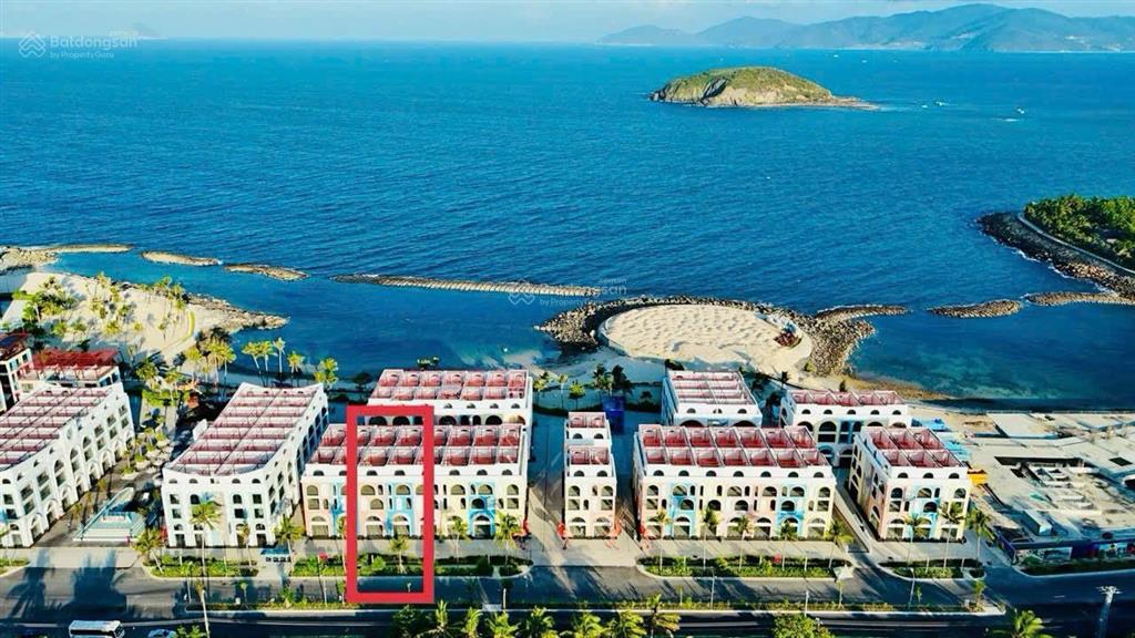 Chính chủ bán nhanh shophouse libera vega nha trang, nhà 3 lầu 1 hầm mặt tiền phạm văn đồng