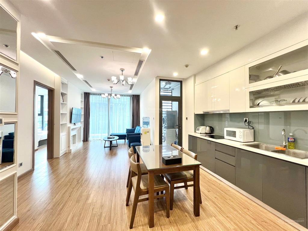 Tôi chính chủ cần bán nhanh căn hộ vinhomes metropolis 2n2vs, 75m. view thoáng đẹp. giá 17 tỷ