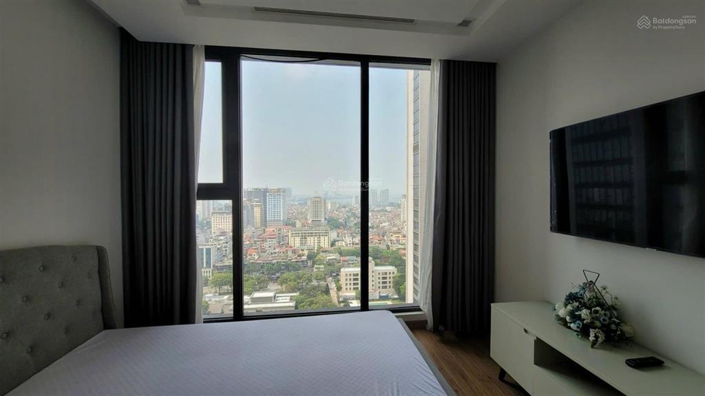Chính chủ bán căn hộ 75m2, 2n2vs, vinhomes metropolis  liễu giai. view thoáng đẹp. giá 16 tỷ