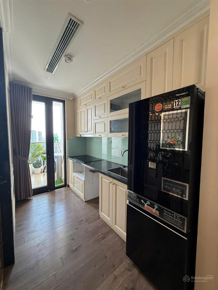 Tôi chủ nhà cần bán nhanh căn hộ 142m2 3n3wc tòa ct4 vimeco. view đẹp thoáng. giá công khai 12,7 tỷ