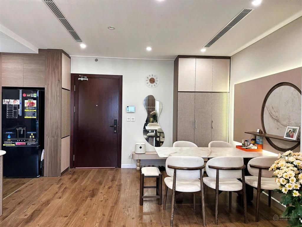 Tôi chủ nhà cần bán nhanh căn hộ chung cư central field 219 trung kính 70m2 2n2vs, view đẹp. 6,2 tỷ