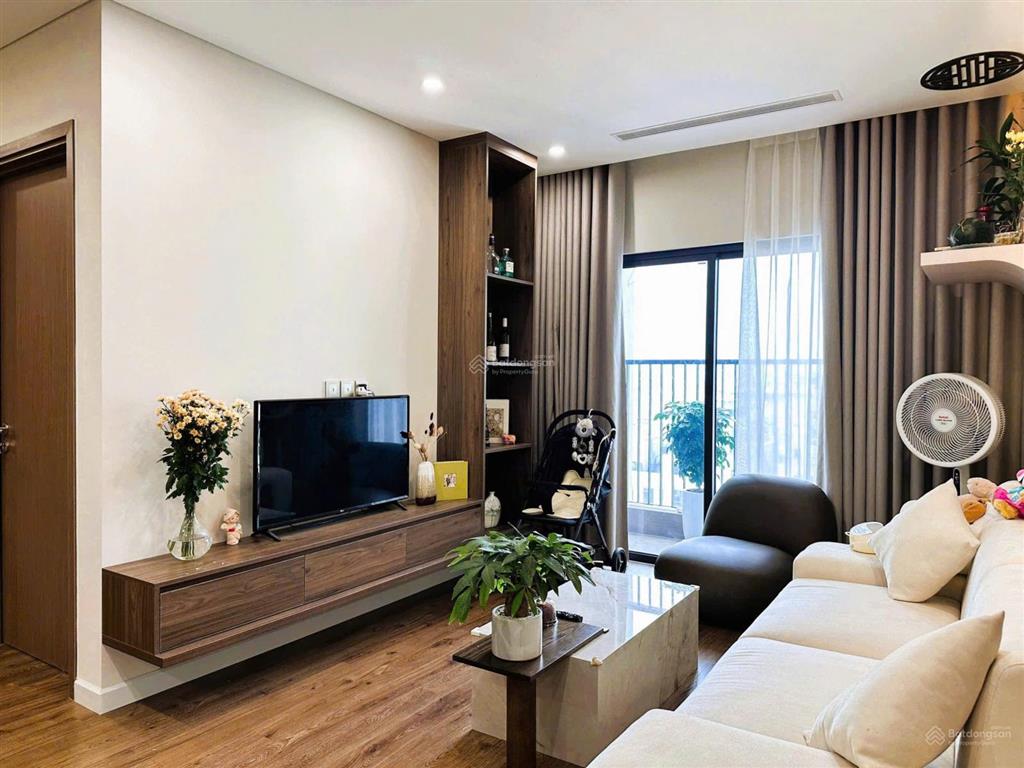 Tôi chủ nhà cần bán nhanh căn hộ chung cư central field 219 trung kính 70m2 2n2vs, view đẹp. 6,2 tỷ