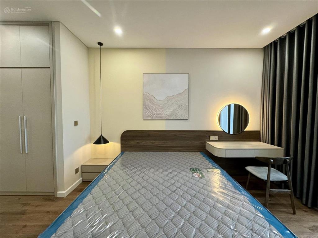 Tôi chính chủ cần bán gấp căn hộ 2pn 71m2, cc mhdi 60 hoàng quốc việt, view thoáng đẹp. giá 7,7 tỷ