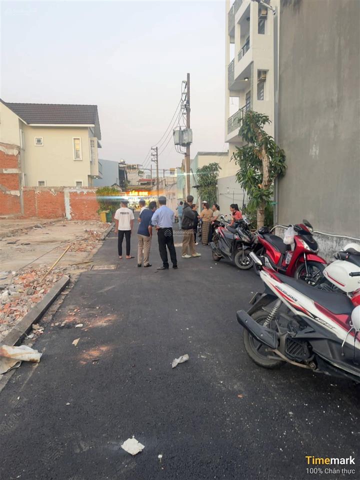 Đất phân lô  hiếm tân phú  đường bình long  hơn 6 tỷ