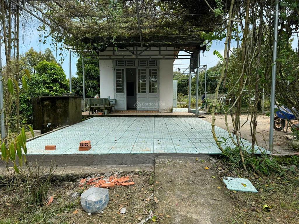 Bán đất vườn sầu riêng, măng cụt có suối, thích hợp làm vườn nghỉ dưỡng, 65m mặt tiền đường bê tông