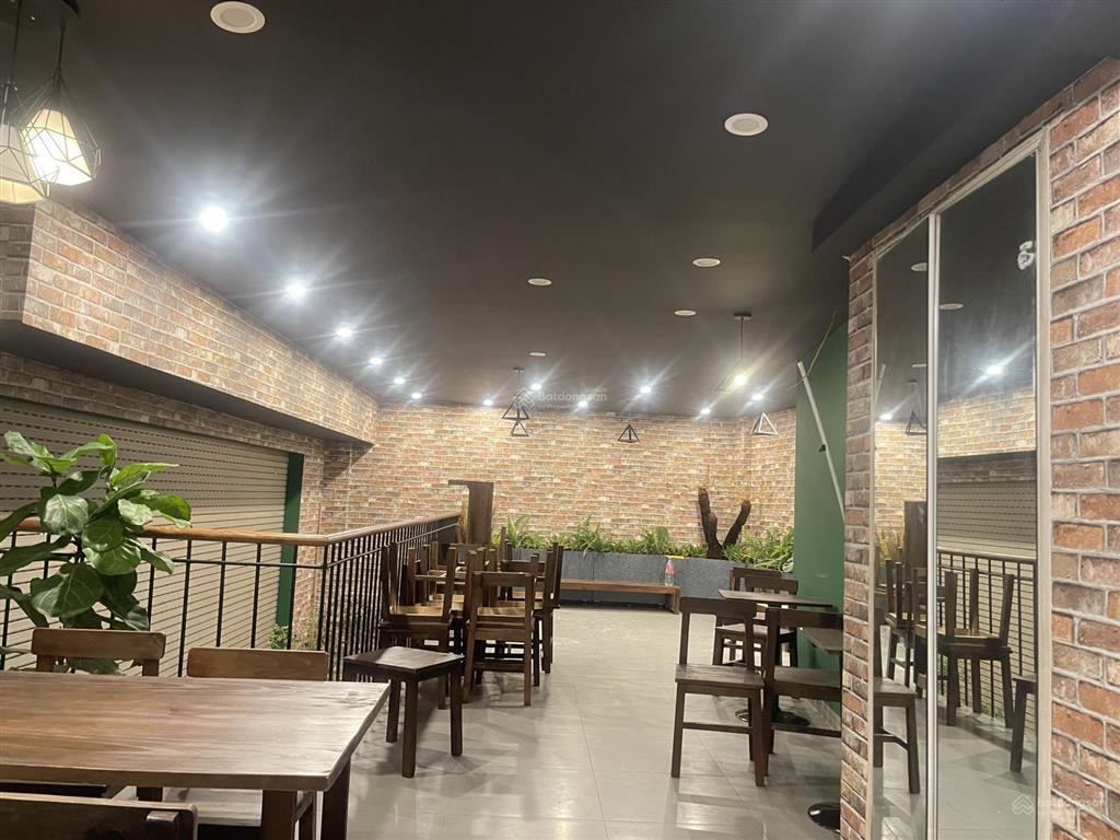 Cho thuê cửa hàng, văn phòng tầng 1 và 2 tổng 90m2