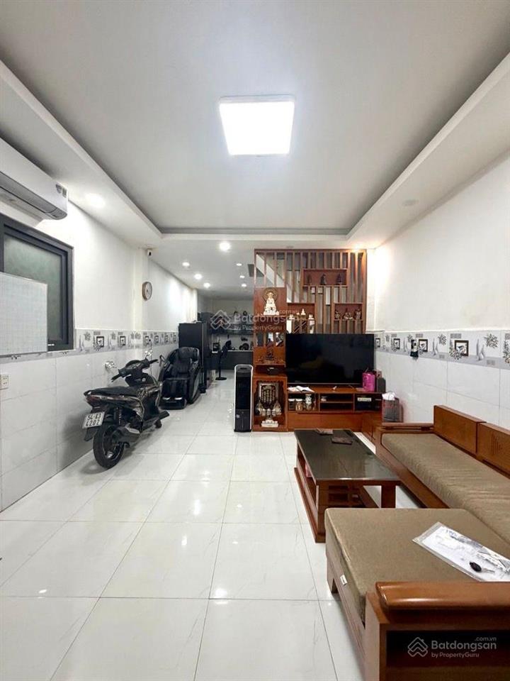 Nhà quận 11, gần vòng xoay đầm sen, 2 tầng, hẻm 4m, 4,2x12m, nhỉnh 5 tỷ