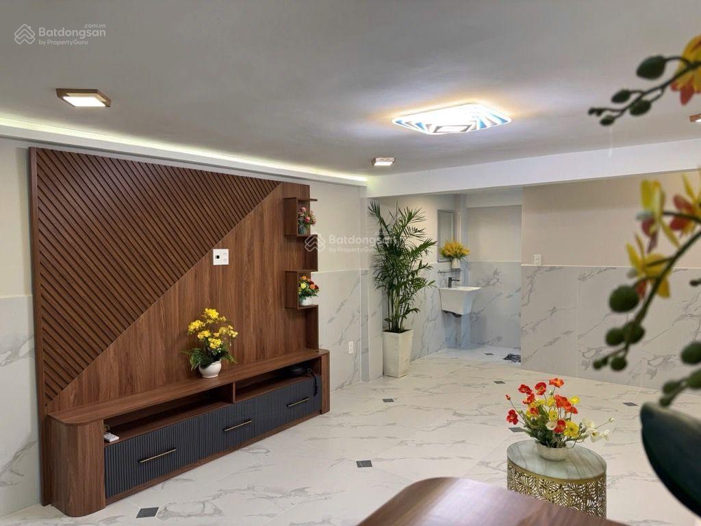 Nhà sát mặt tiền đường chính hậu giang, quận 6, 5 tầng btct, 4x12m, hẻm 5m, nhỉnh 6 tỷ