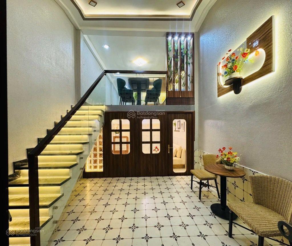 Nhà sát mặt tiền đường chính hậu giang, quận 6, 5 tầng btct, 4x12m, hẻm 5m, nhỉnh 6 tỷ