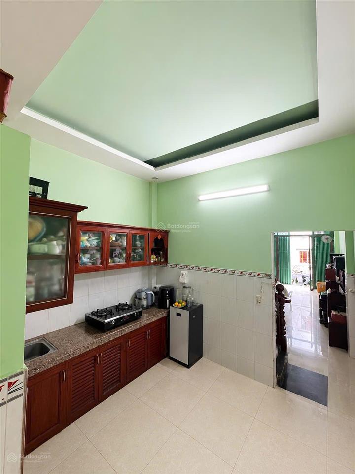Nhà 2 tầng, cách mt 1 căn  ng văn luông q6  ngang gần 4mx14m nở hậu, hẻm nhựa 8m thông, nhỉnh 6tỷ