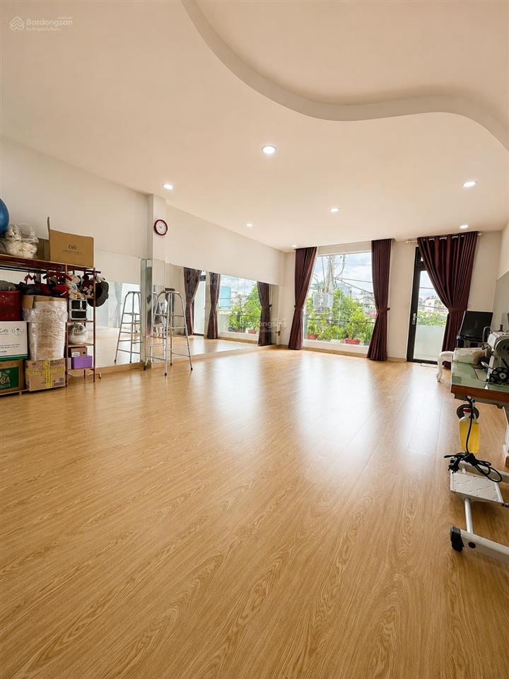 Bán nhà 3 tầng  sát tên lửa, bình tân  5x20m vuông vức  hẻm xe tải 8m  nhỉnh nhẹ 8 tỷ