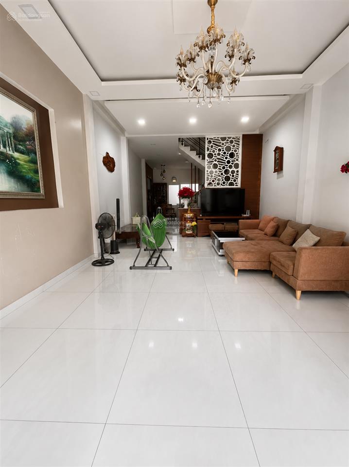 Bán nhà 3 tầng  sát tên lửa, bình tân  5x20m vuông vức  hẻm xe tải 8m  nhỉnh nhẹ 8 tỷ