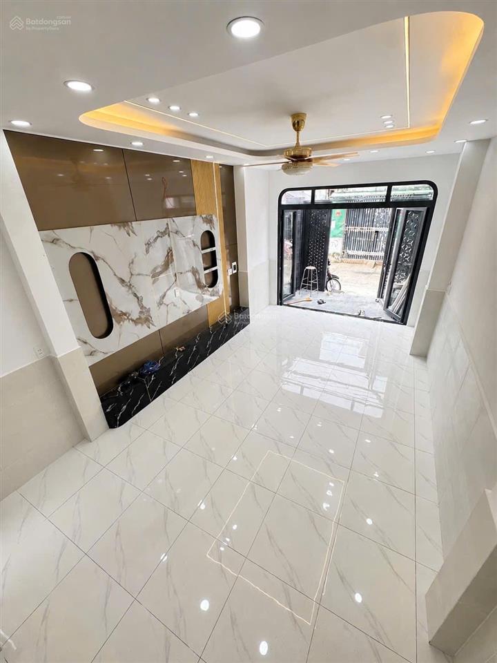 Bán nhà 2 tầng  4x15m  lê văn quới  bình tân  ngay ngã tư 4 xã  hẻm xe hơi 6m thông, nhỉnh 5tỷ
