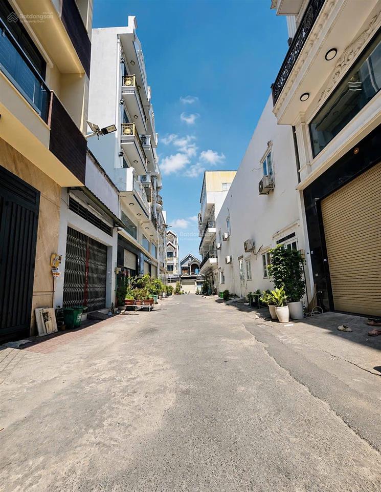 Bán nhà 2 tầng  4x15m  lê văn quới  bình tân  ngay ngã tư 4 xã  hẻm xe hơi 6m thông, nhỉnh 5tỷ