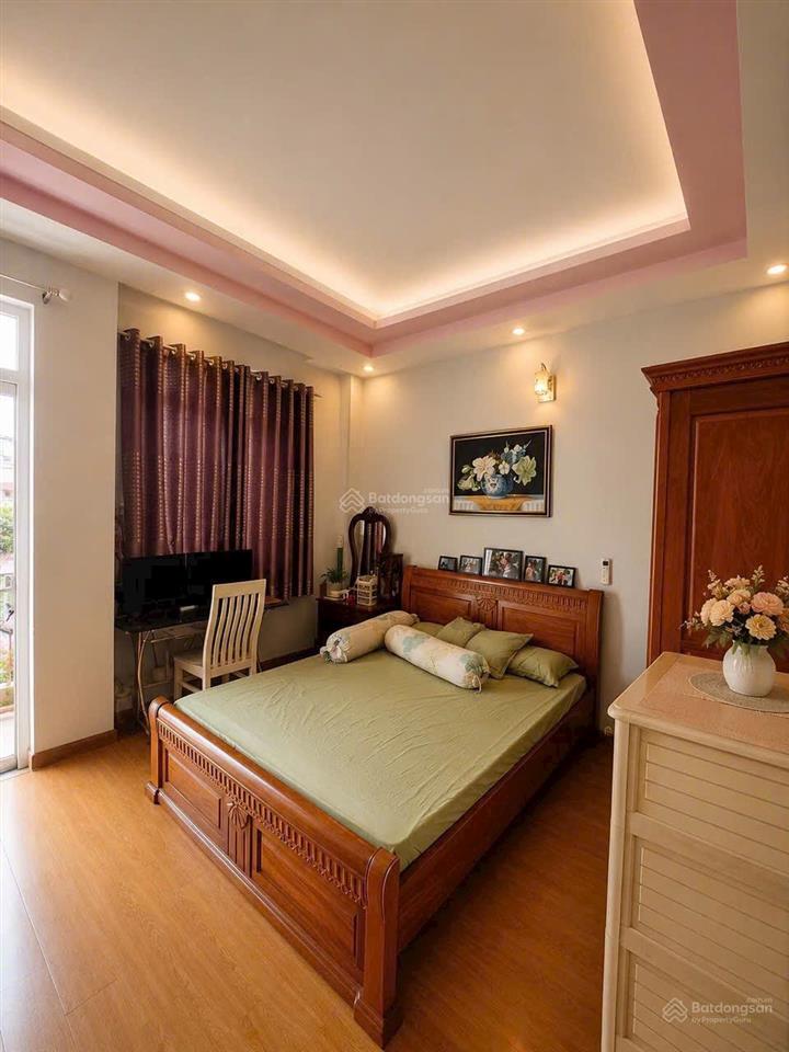 Bán nhà 4 tầng, 4x14m  hẻm 7m thông xe hơi đổ cửa, ngay trục hương lộ 2, bình tân. nhỉnh 5 tỷ tl
