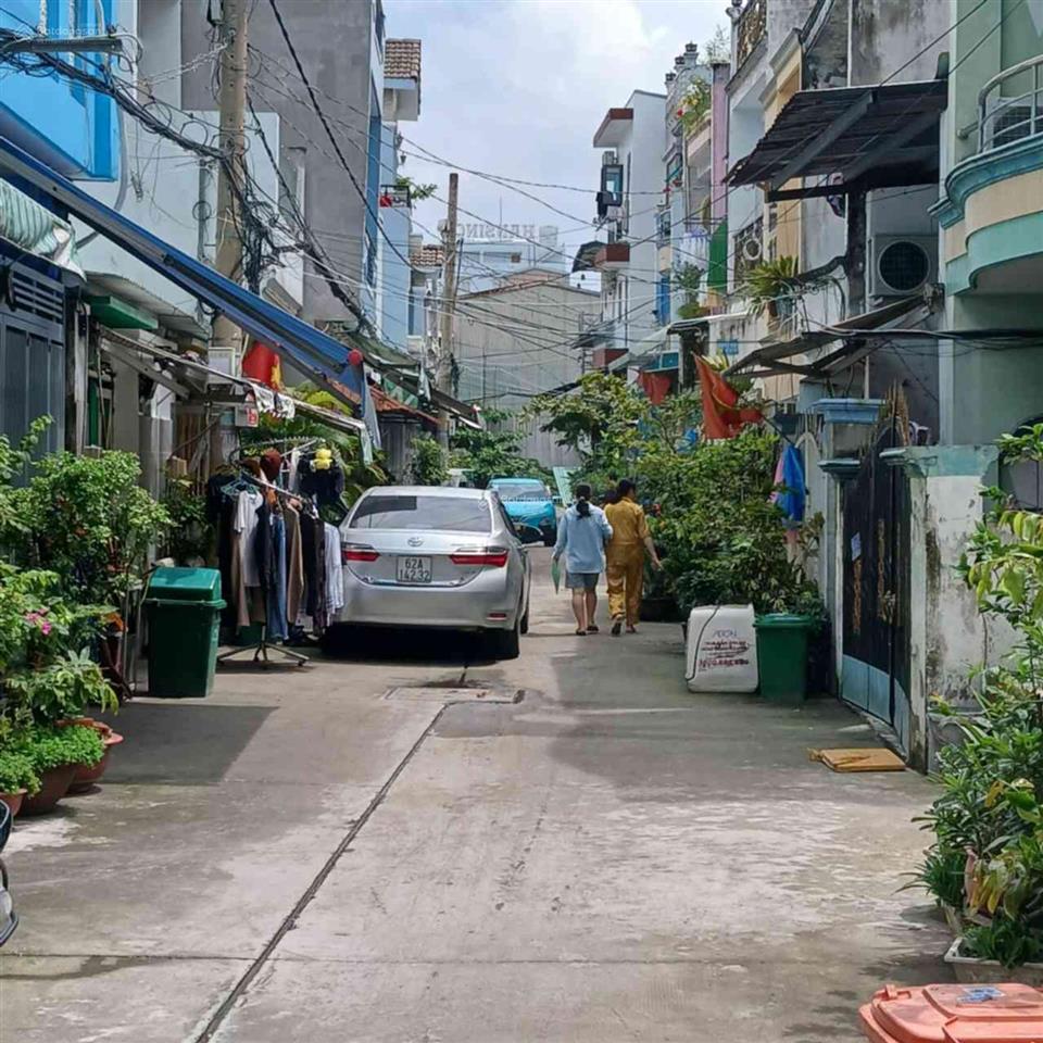 Bán nhà 2 tầng  4,5x14m  hẻm 5m. ngay lê cơ  kdc nam hùng vương. bình tân  chỉ nhỉnh 5 tỷ xíu