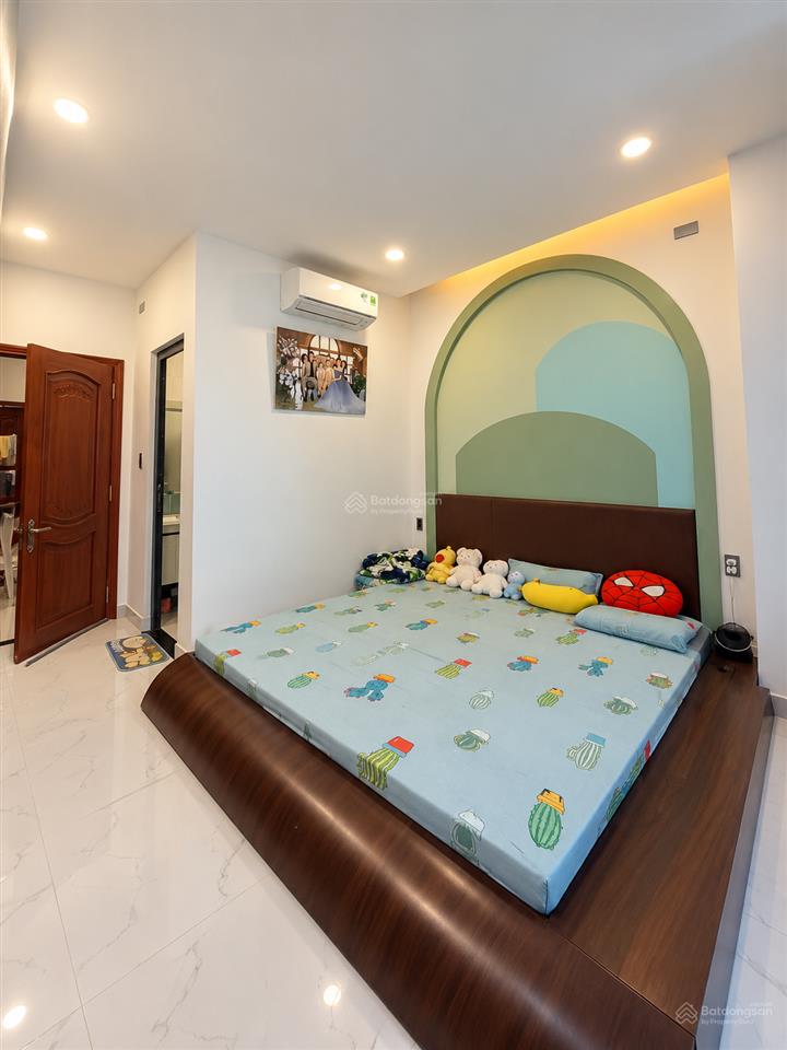 Nhà 2 mặt hẻm xe tải đổ cửa, 4x17m vuông vức, 3 tầng. ngay hương lộ 2, bình tân, chỉ 6 tỷ xíu