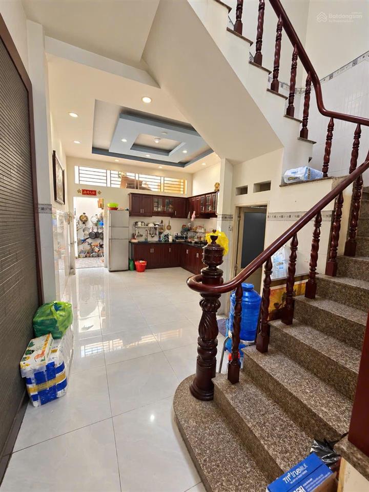 Bán nhà 3 tầng ngay kdc tên lửa sát aeon bình tân  4,2x18m  hẻm 8m thông  nhỉnh 7 tỷ xíu (tl)