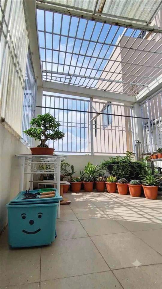 Bán nhà 4 tầng. 4x17m. ngay kdc tên lửa aeon bình tân. hẻm 6m oto đỗ cửa. nhỉnh 5 tỷ tl