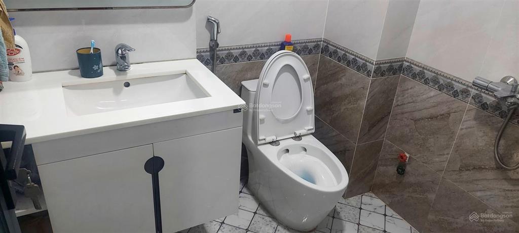 Siêu phẩm tòa nhà 6 tầng 81m2 xe hơi đổ cửa, có thang máy vào ở ngay gần chợ an nhơn gò vấp