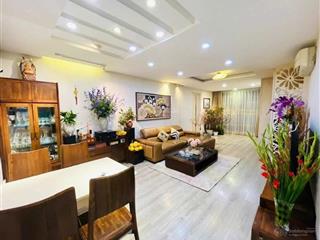 Nhà phân lô 5 tầng gara ô tô phố hoàng cầu  đống đa .cạnh hồ hoàng cầu 55mmặt tiền 5m ,tc 20. tỷ .