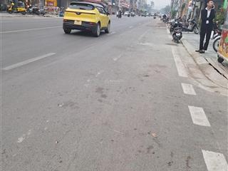 B.a.n nhà bx nước ngầm  42m6 tầng thang máy  s.ổ vuông đẹp giá tốthơn 8ty